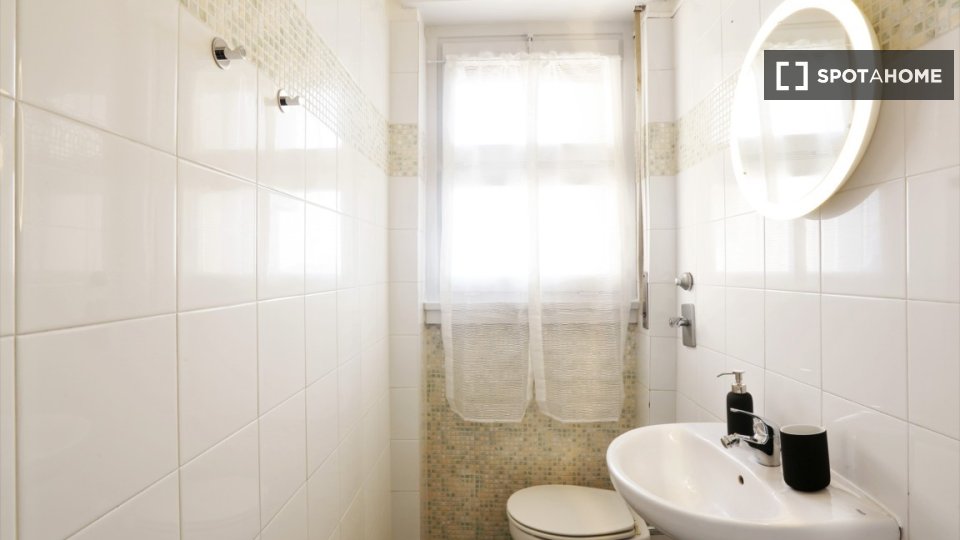 Double room Milan, 3 beds, 101m² — photo 12