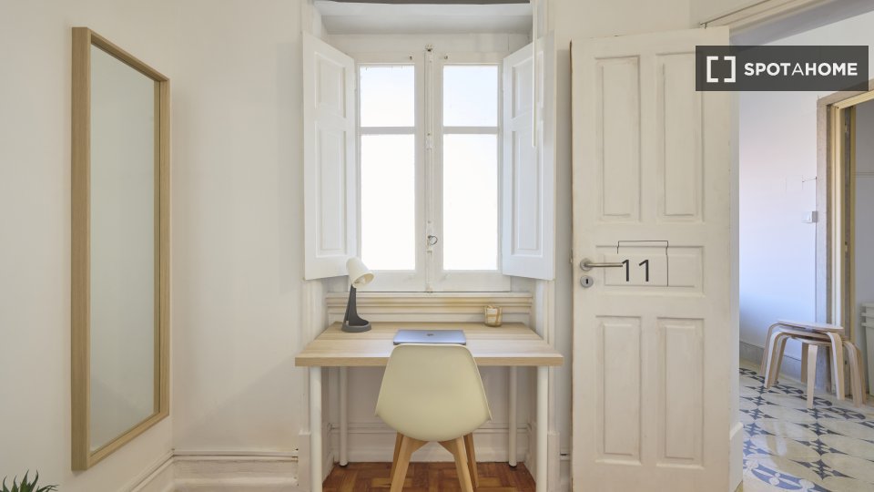 Double room Lisbon, 11 beds — photo 33