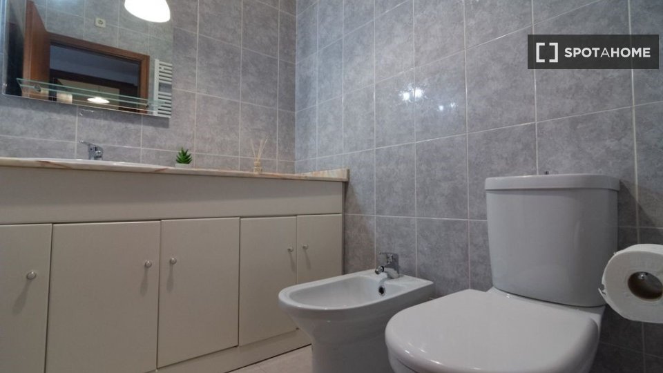 Double room Porto, 5 beds, 110m² — photo 9