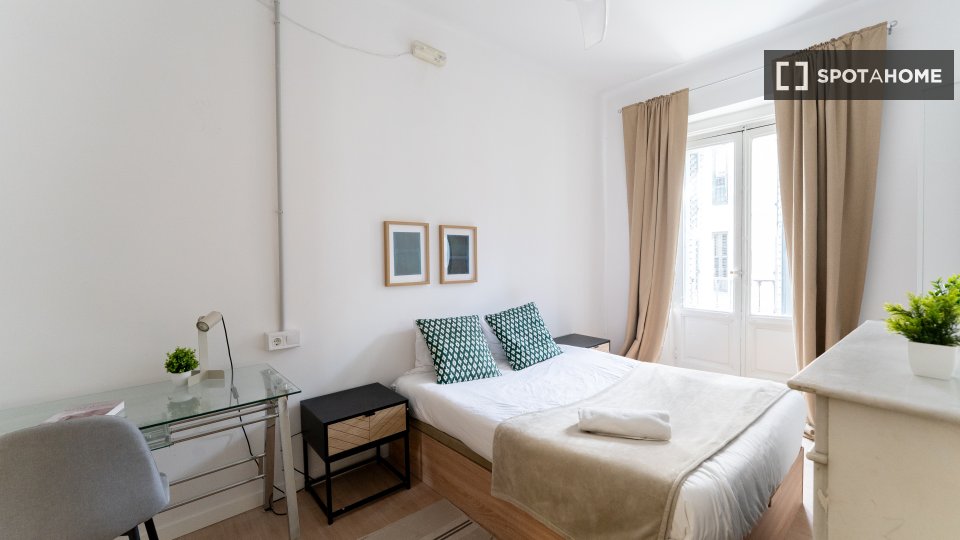 Double room Madrid, 10 beds — photo 41