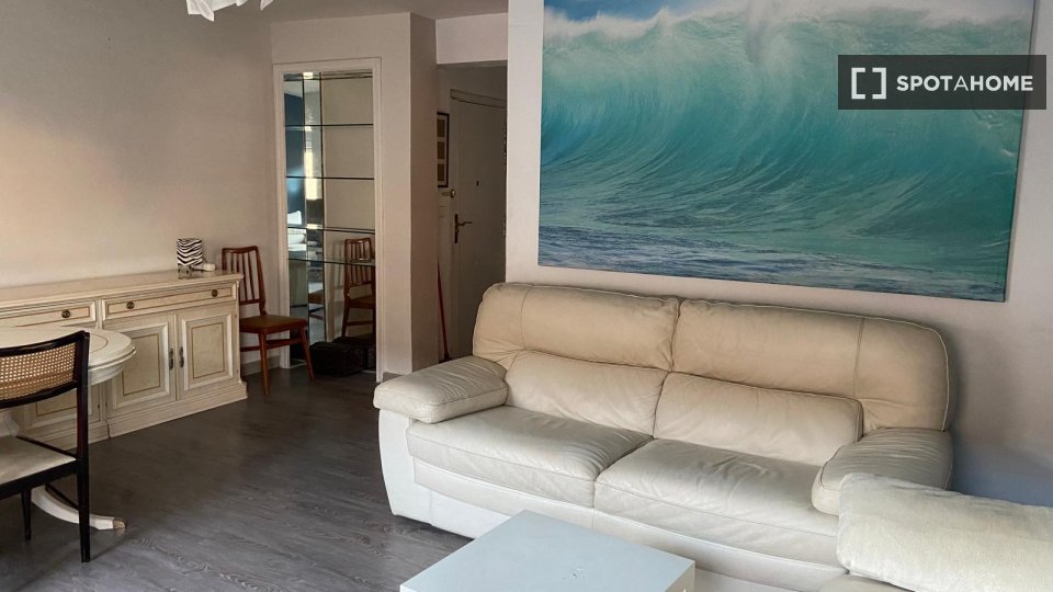 Apartamento de 3 dormitorios en alquiler en Salamanca