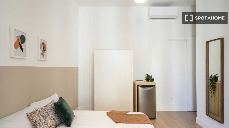 Double room Madrid, 16 beds — photo 26