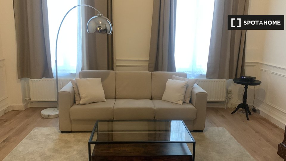 Apartment mono Brussels, 65m² — photo 1