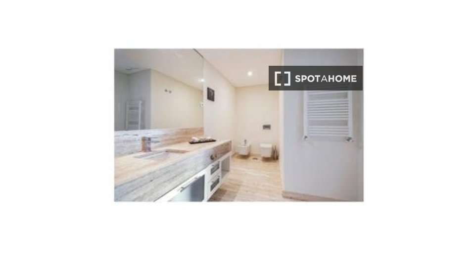 Apartment Lisbon, 1 bed, 125m² — photo 13