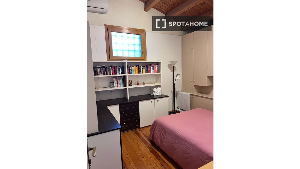 Apartment Barcelona, 5 beds, 218m² — photo 16