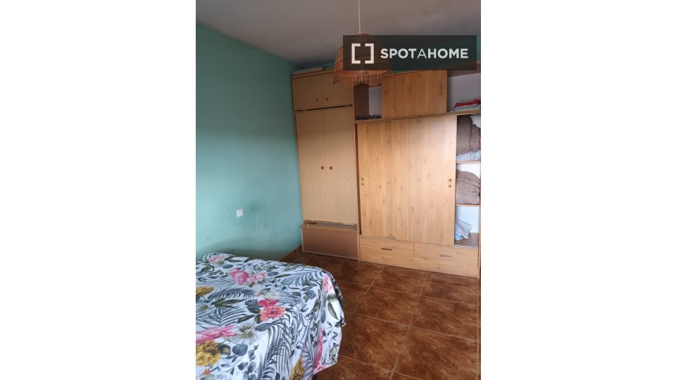 Double room Madrid, 3 beds, 80m² — photo 12