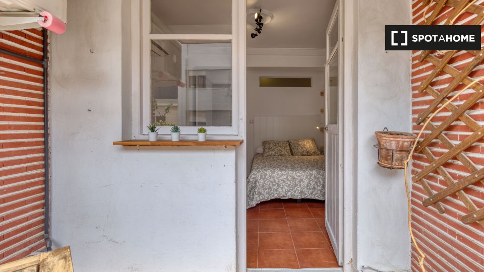 Double room Valencia, 4 beds, 80m² — photo 14