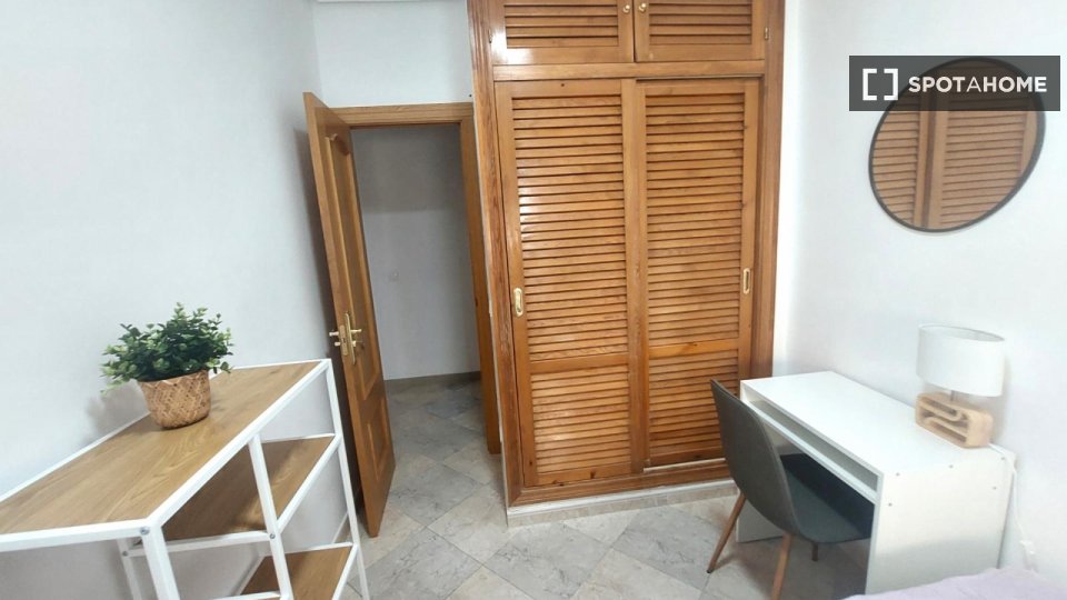 Double room Madrid, 4 beds, 95m² — photo 19