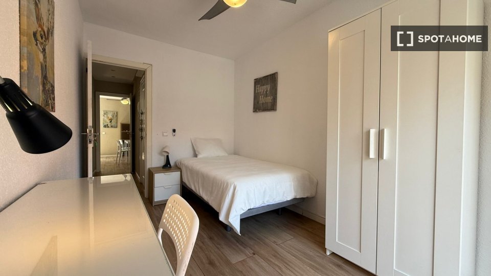 Chambre double Madrid, 3 chambres — photo 32