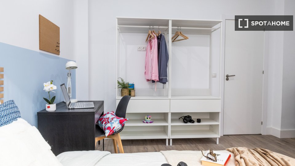 Double room Madrid, 9 beds, 210m² — photo 13