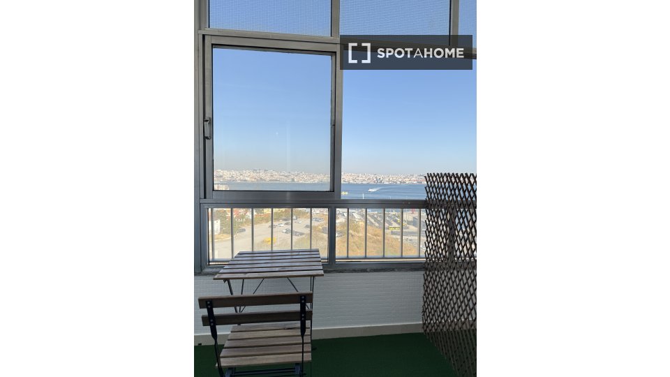 Double room Lisbon, 4 beds, 124m² — photo 13