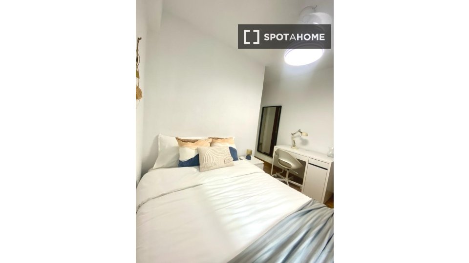 Double room Madrid, 6 beds — photo 14