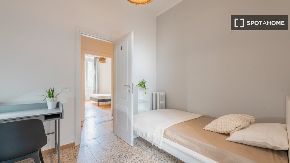 Double room Milan, 5 beds — photo 15