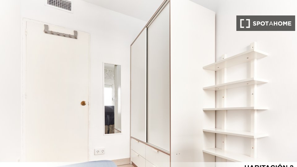 Double room Seville, 3 beds — photo 22