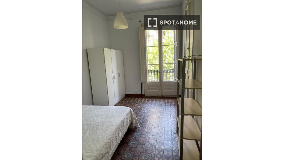 Double room Barcelona, 5 beds, 100m² — photo 1