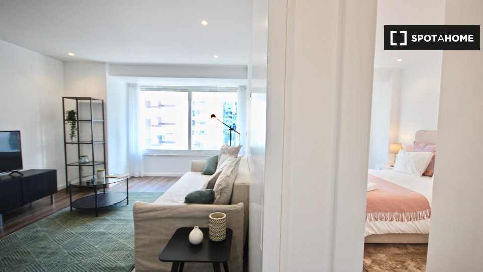 Apartment Lisbon, 1 bed — photo 18
