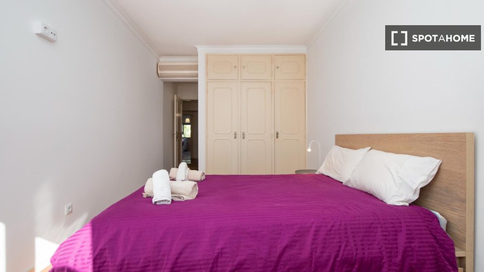 Double room Lisbon, 4 beds, 100m² — photo 6