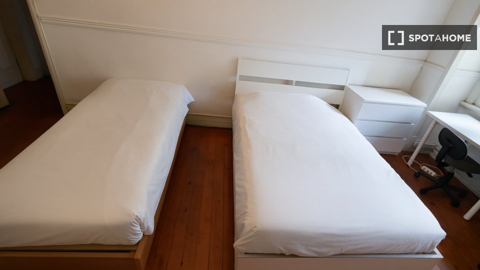 Double room Lisbon, 6 beds — photo 11