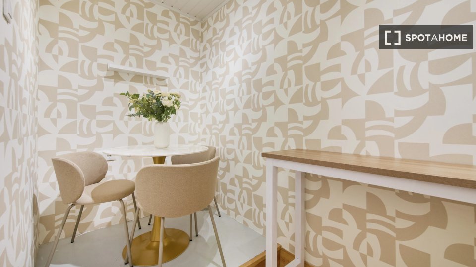 Double room Lisbon, 8 beds — photo 18