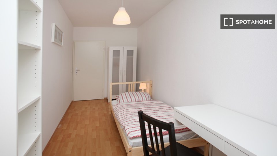 Double room Berlin, 3 beds — photo 6