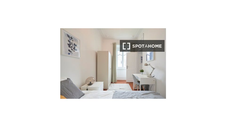 Double room Lisbon, 6 beds — photo 11