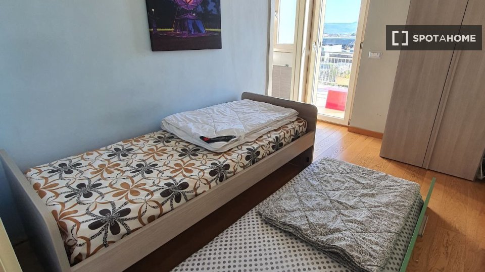 Double room Rome, 3 beds — photo 22