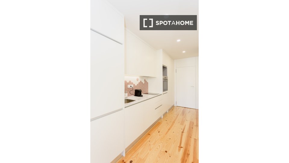 Apartment Porto, 1 bed, 60m² — photo 19
