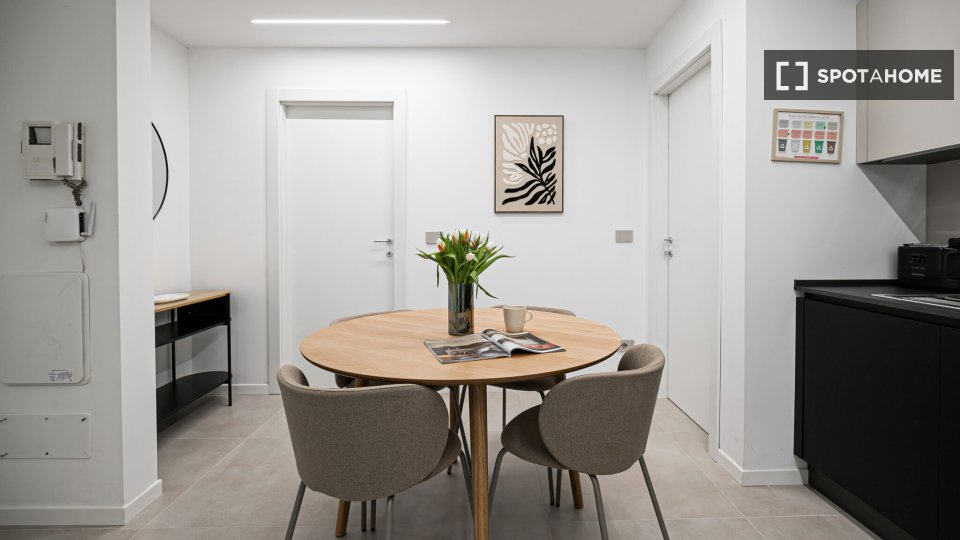 Apartment Milan, 4 beds, 125m² — photo 7