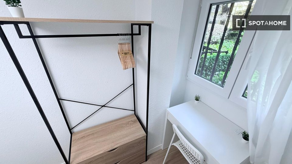 Double room Madrid, 5 beds — photo 12