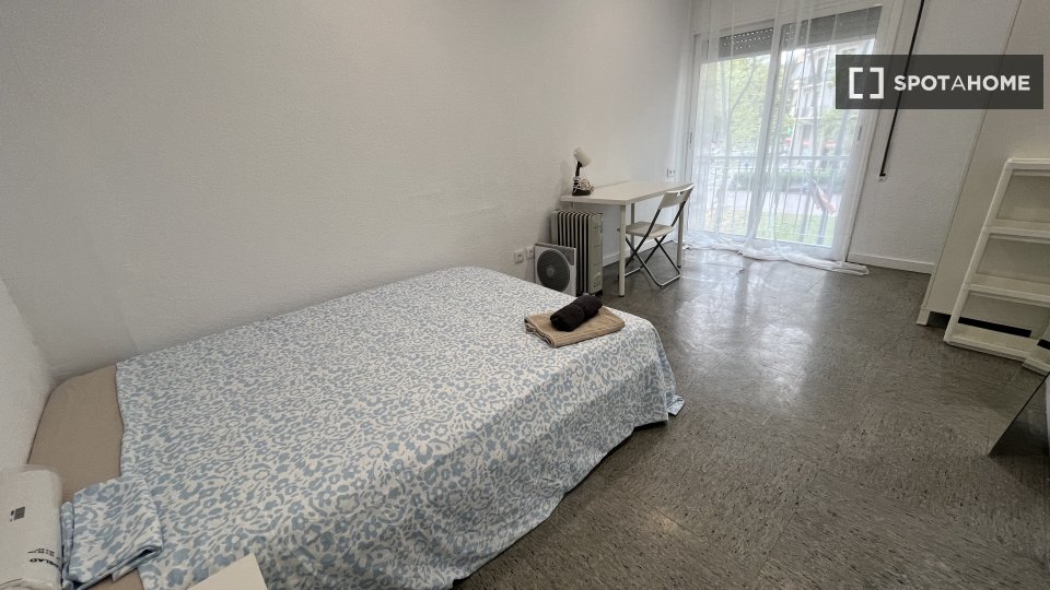 Double room Barcelona, 13 beds, 290m² — photo 15