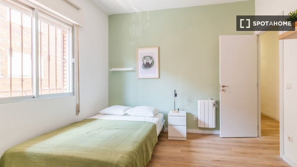 Habitación en piso de 7 habitaciones en alquiler en Getafe, Madrid