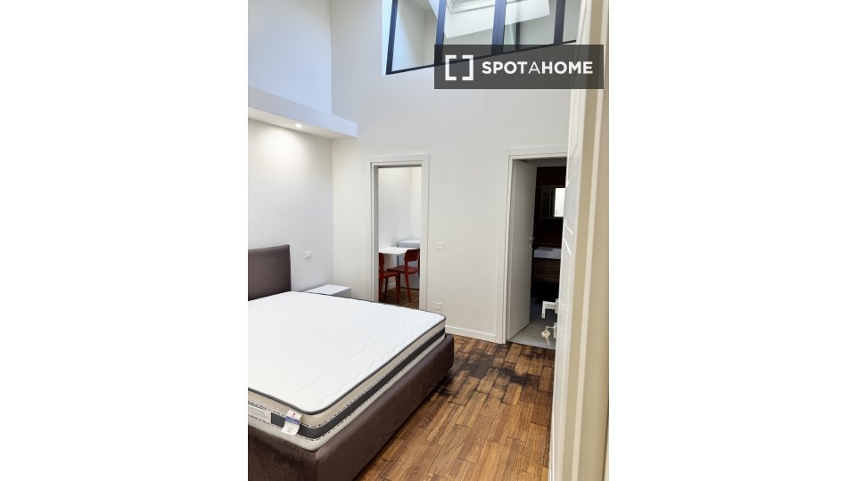 Double room Florence, 3 beds, 130m² — photo 14