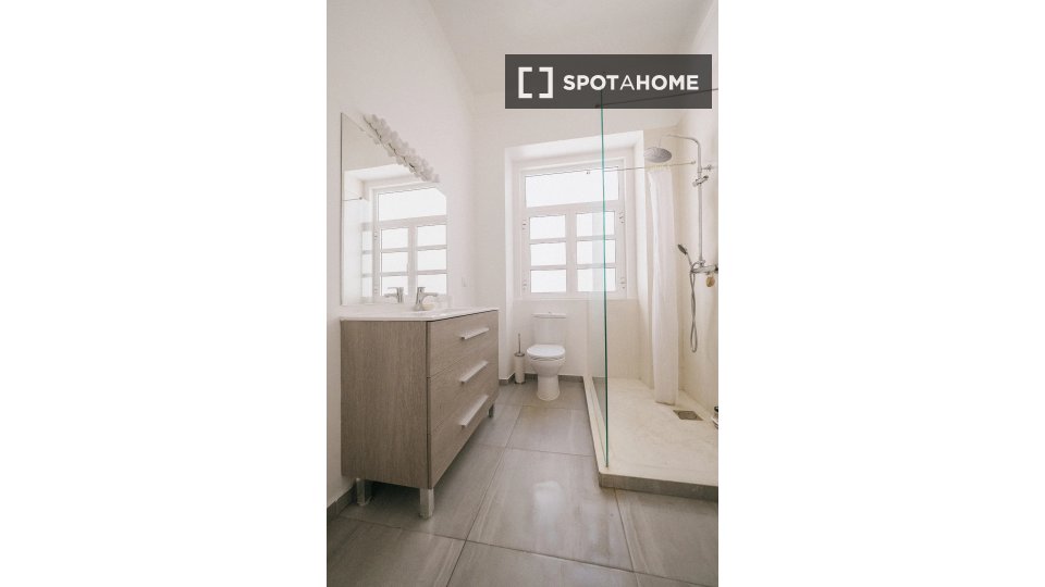 Double room Lisbon, 7 beds — photo 7