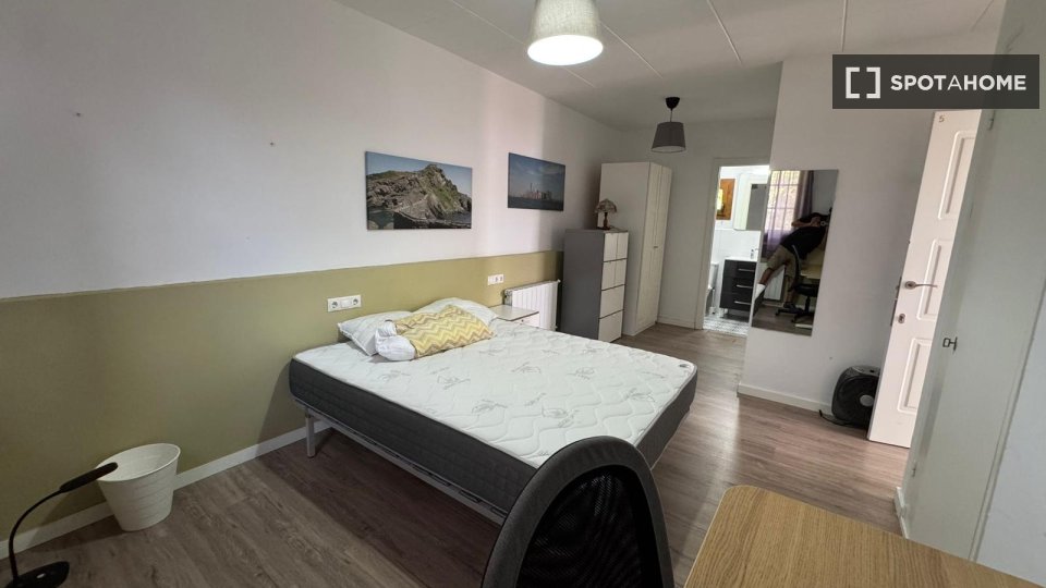 Double room Barcelona, 6 beds, 227m² — photo 20