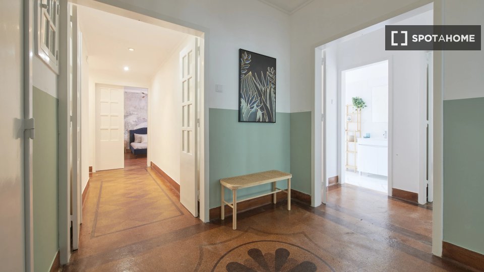 Double room Lisbon, 7 beds — photo 9
