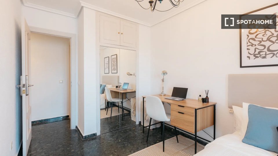 Double room Valencia, 6 beds — photo 12