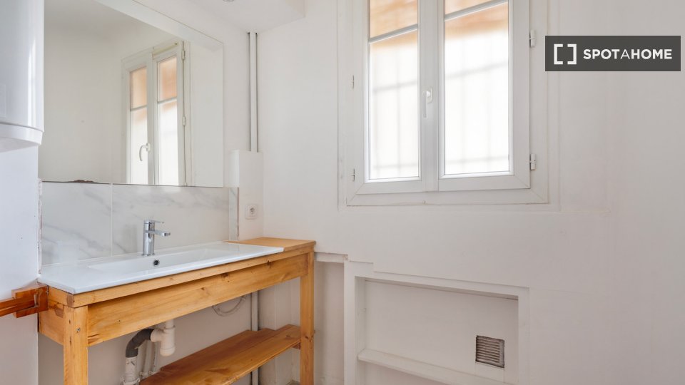 Apartment Paris, 2 beds, 64m² — photo 8