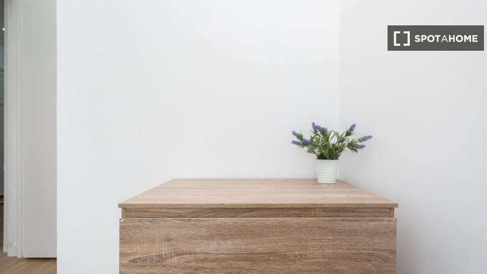 Double room Lisbon, 5 beds — photo 14