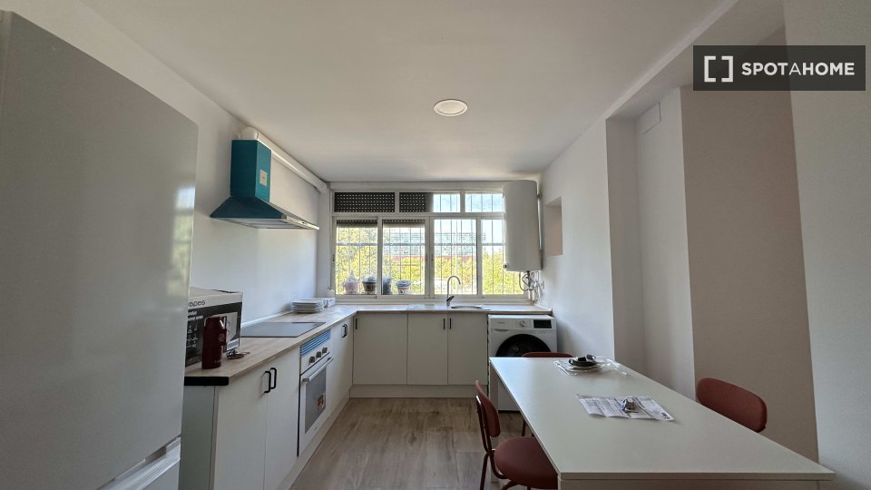 Double room Valencia, 4 beds, 74m² — photo 19