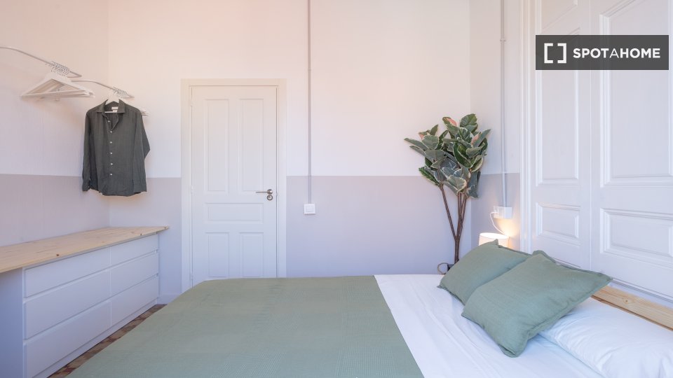 Double room Barcelona, 4 beds, 90m² — photo 14