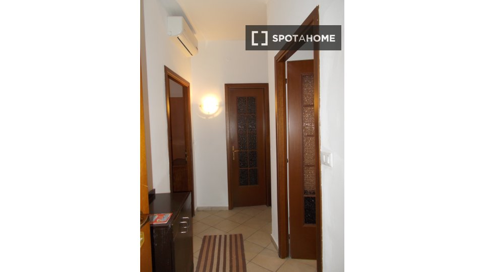 Double room Milan, 1 bed, 75m² — photo 2