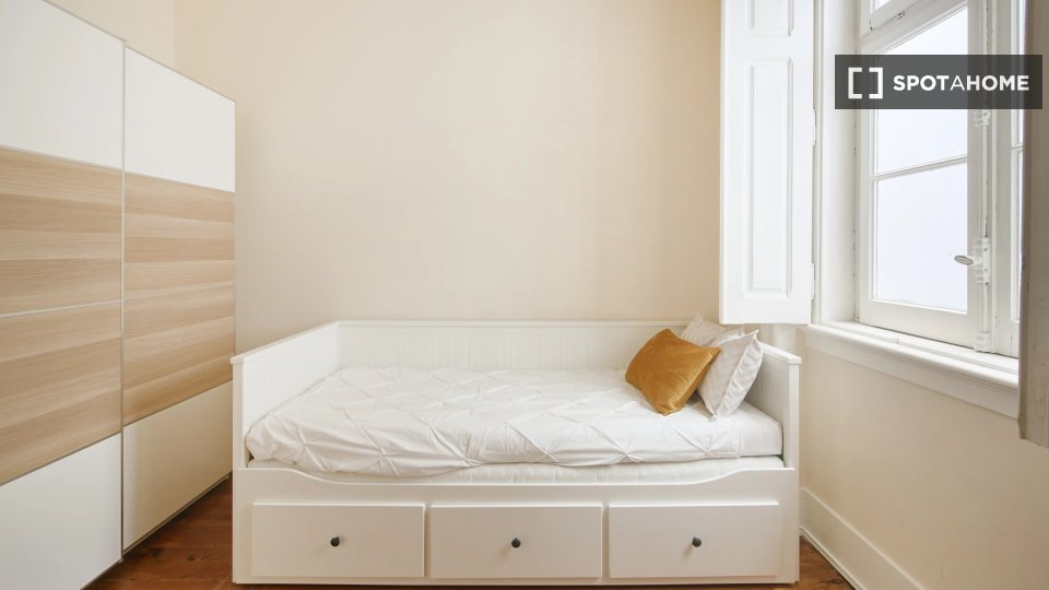 Double room Lisbon, 6 beds — photo 2