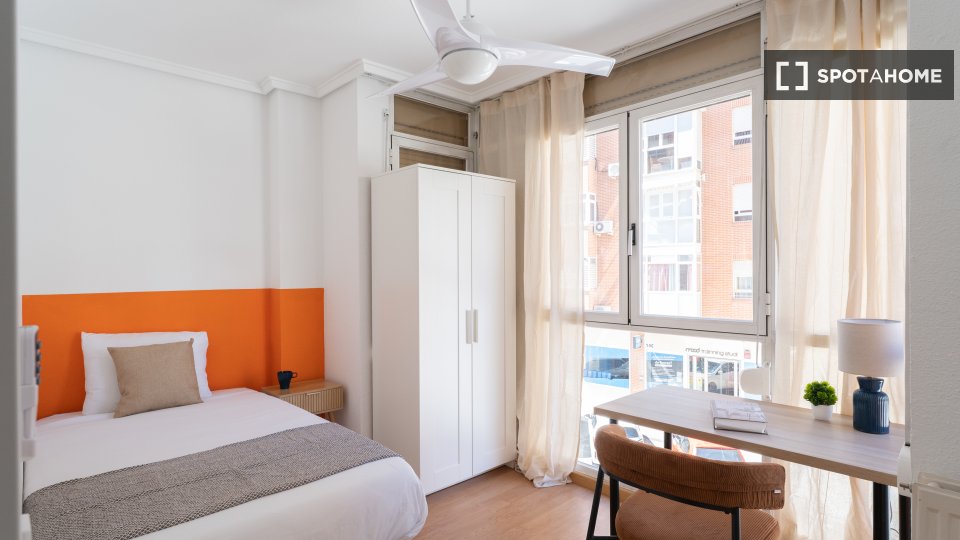 Double room Madrid, 5 beds — photo 8