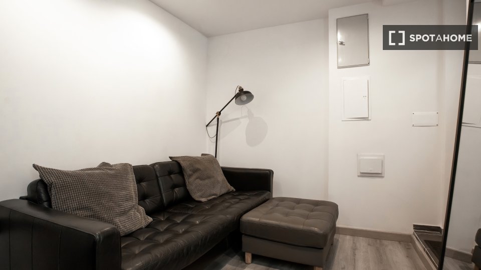 Apartment Lisbon, 1 bed — photo 7