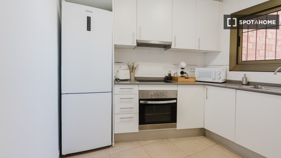 Double room Barcelona, 3 beds, 62m² — photo 15