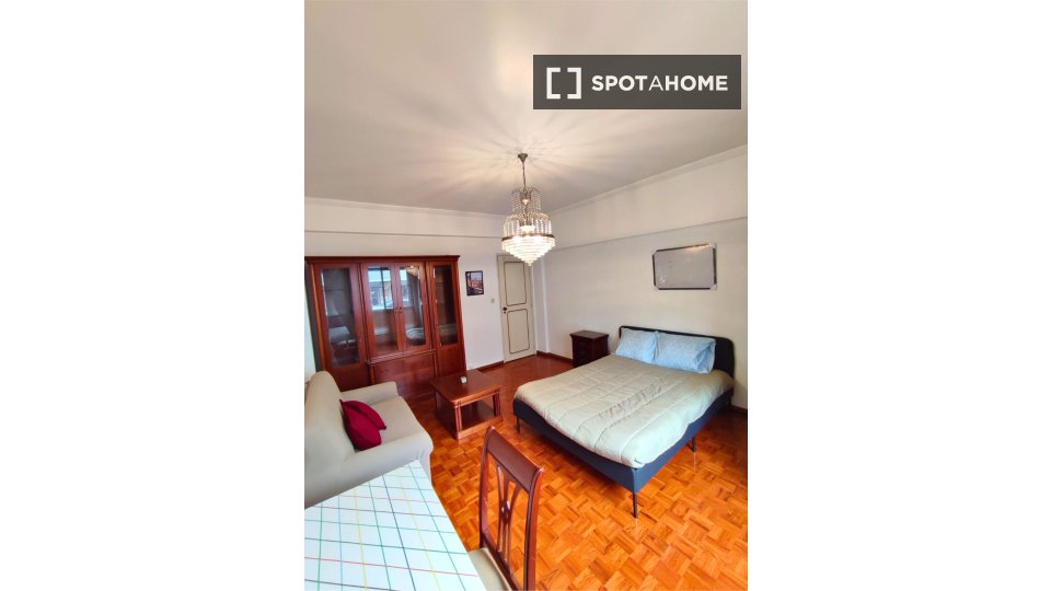 Double room Lisbon, 2 beds, 50m² — photo 6