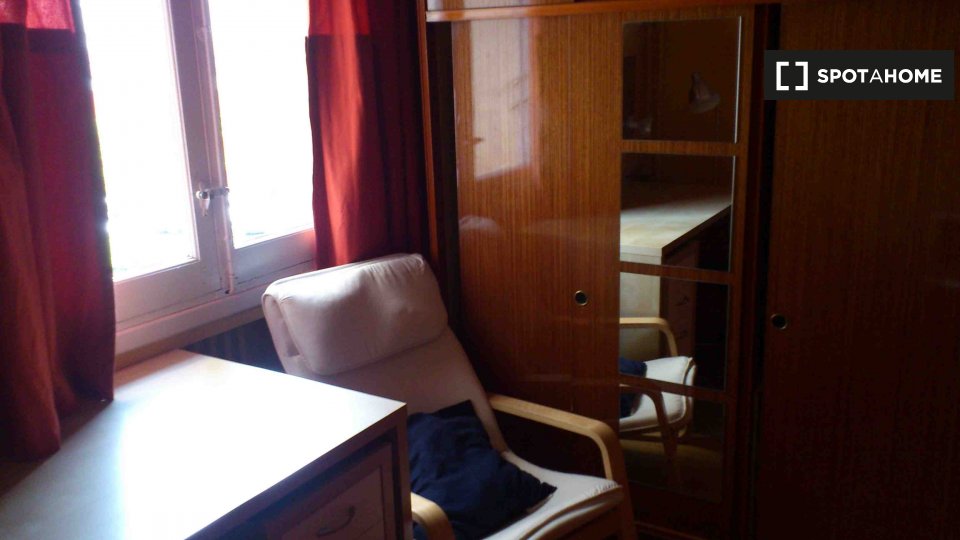 Double room Madrid, 6 beds, 150m² — photo 3