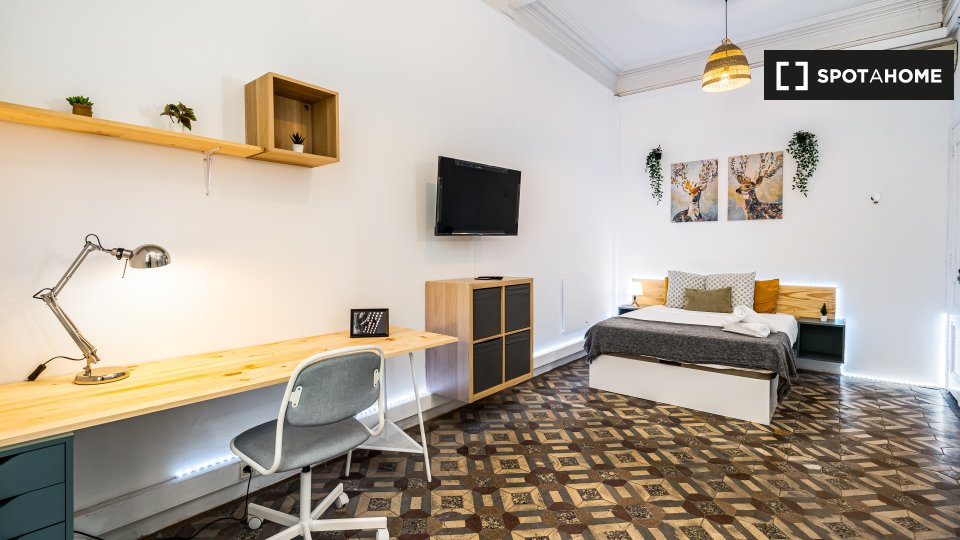 Double room Barcelona, 8 beds, 244m² — photo 1