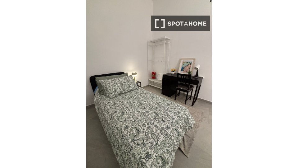 Double room Naples, 4 beds — photo 15