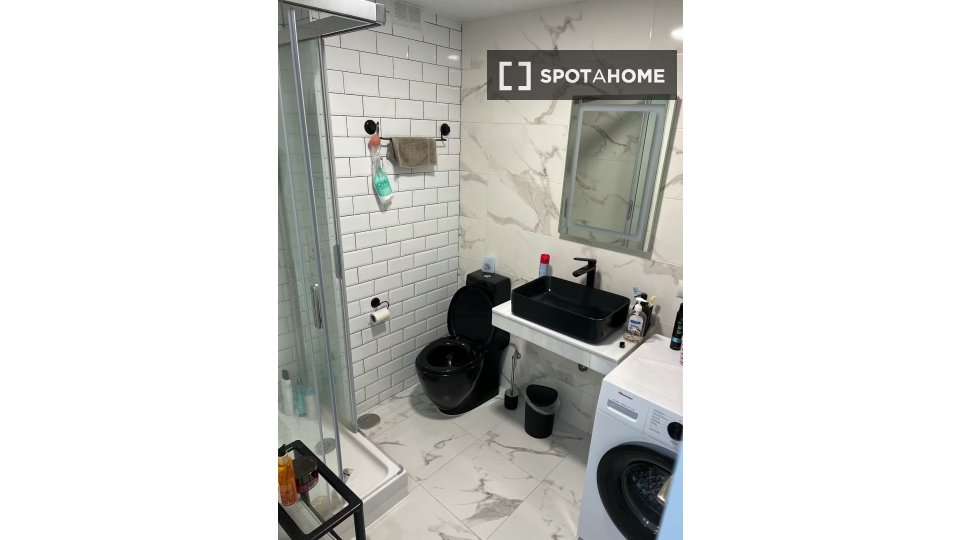 Double room Malaga, 5 beds, 125m² — photo 5